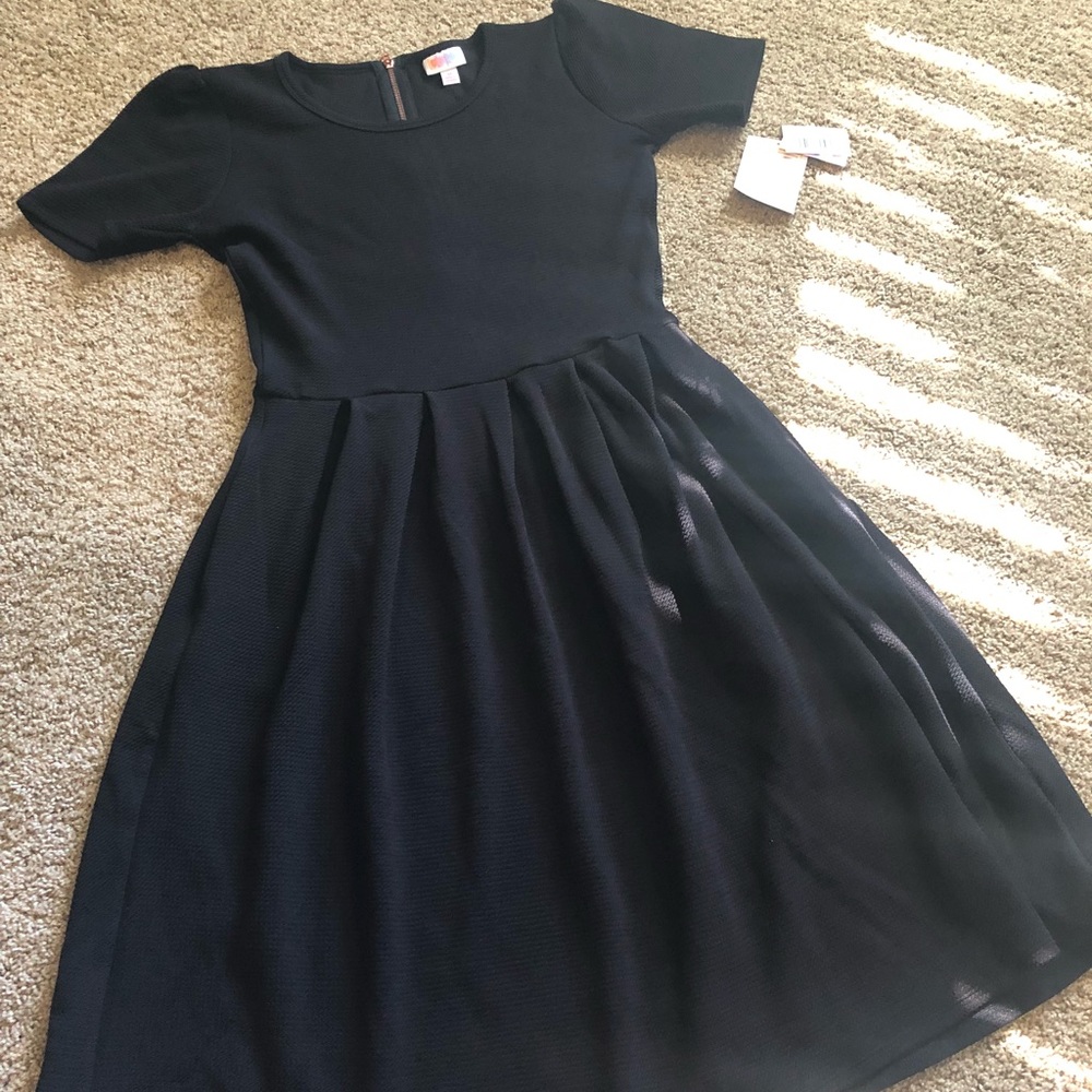 ❌SOLD❌ LuLaRoe M Amelia